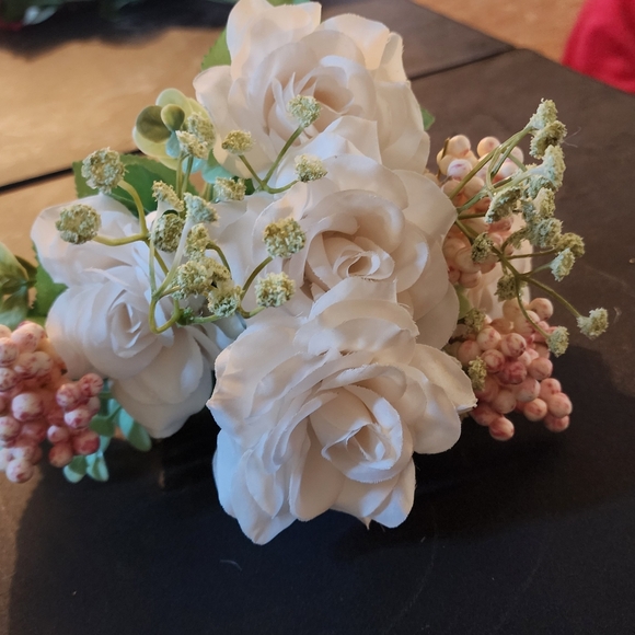 Fake rose flower bundle - Picture 9 of 10